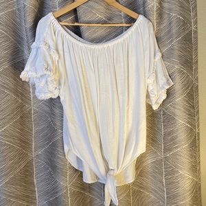 Umgee white off the shoulder blouse with ruffles sleeves super cute! Large